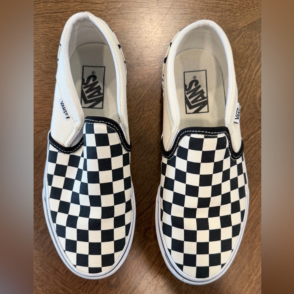 Vans Classic Checkerboard Slip-On Skate Shoe - Women’s Size 7.5 - Like NEW